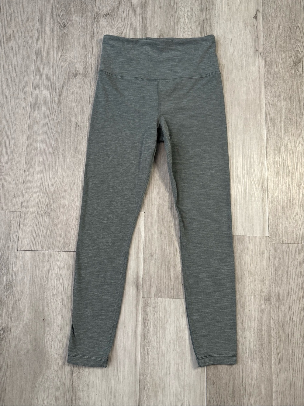 Athleta Elation Ultra High Rise Tight 7/8 Leggings Greenish Gray Color XS